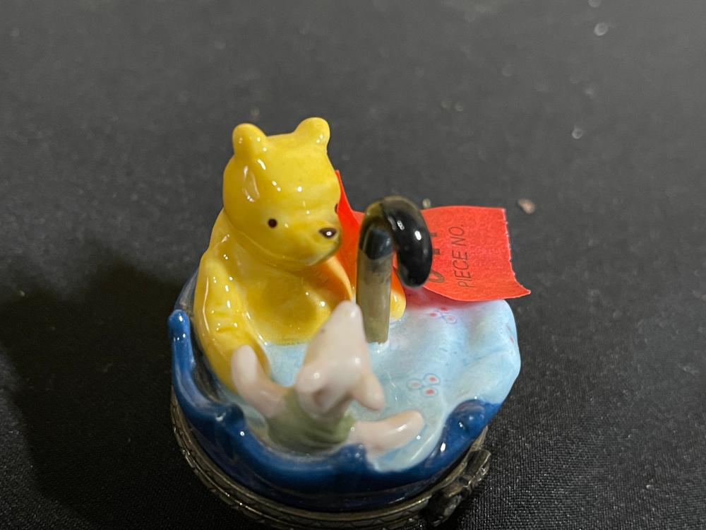 Winnie the Pooh small trink... image