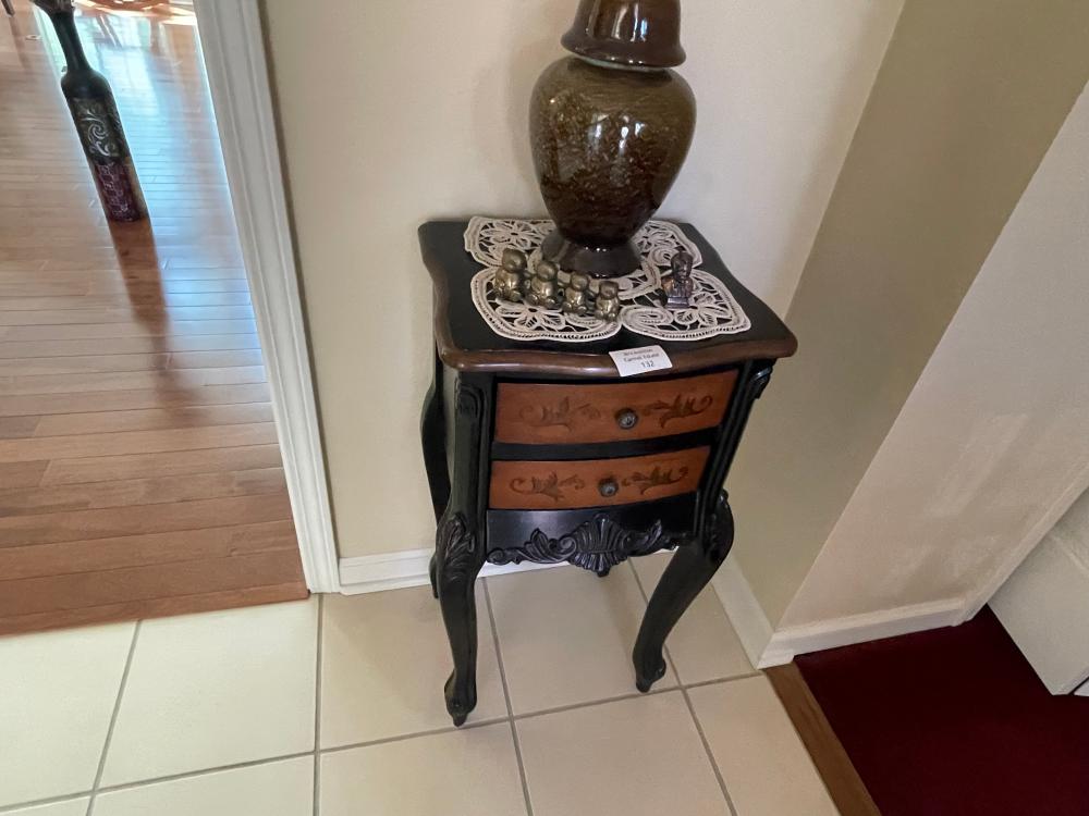 Nice entry way table with contents