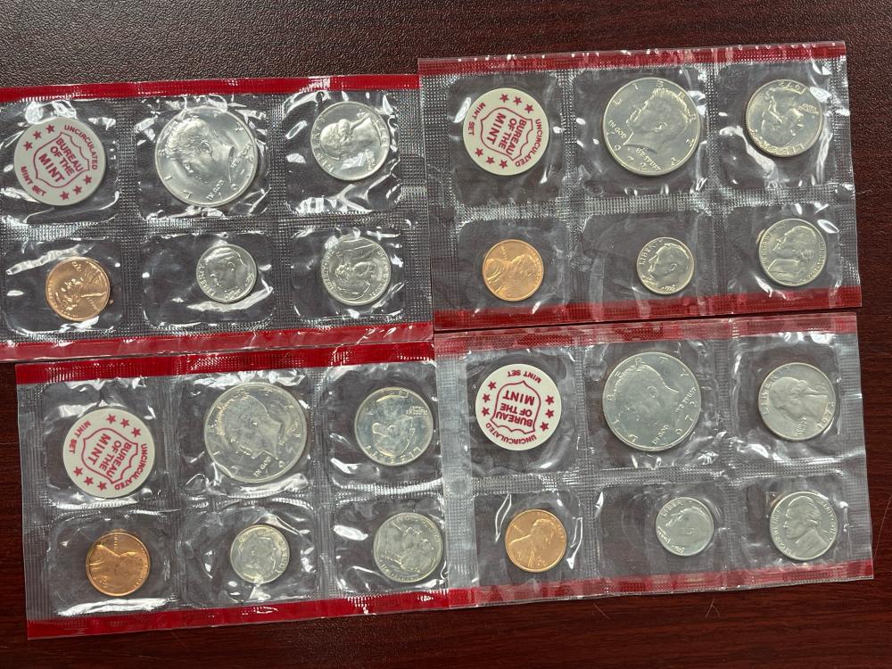 LOT OF VARIOUS YEAR DENVER MINT UNCIRCULATED COIN SETS