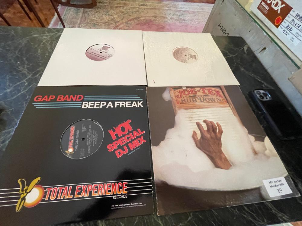 Lot of vintage vinyl albums