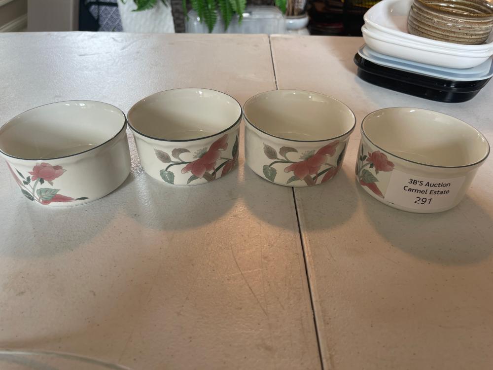 Set of 4 Mikasa Bowls