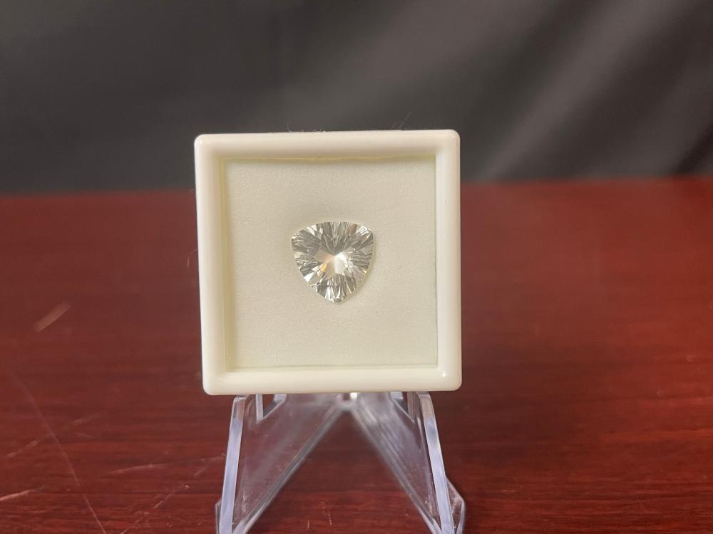 5.5 CT WHITE TOPAZ image