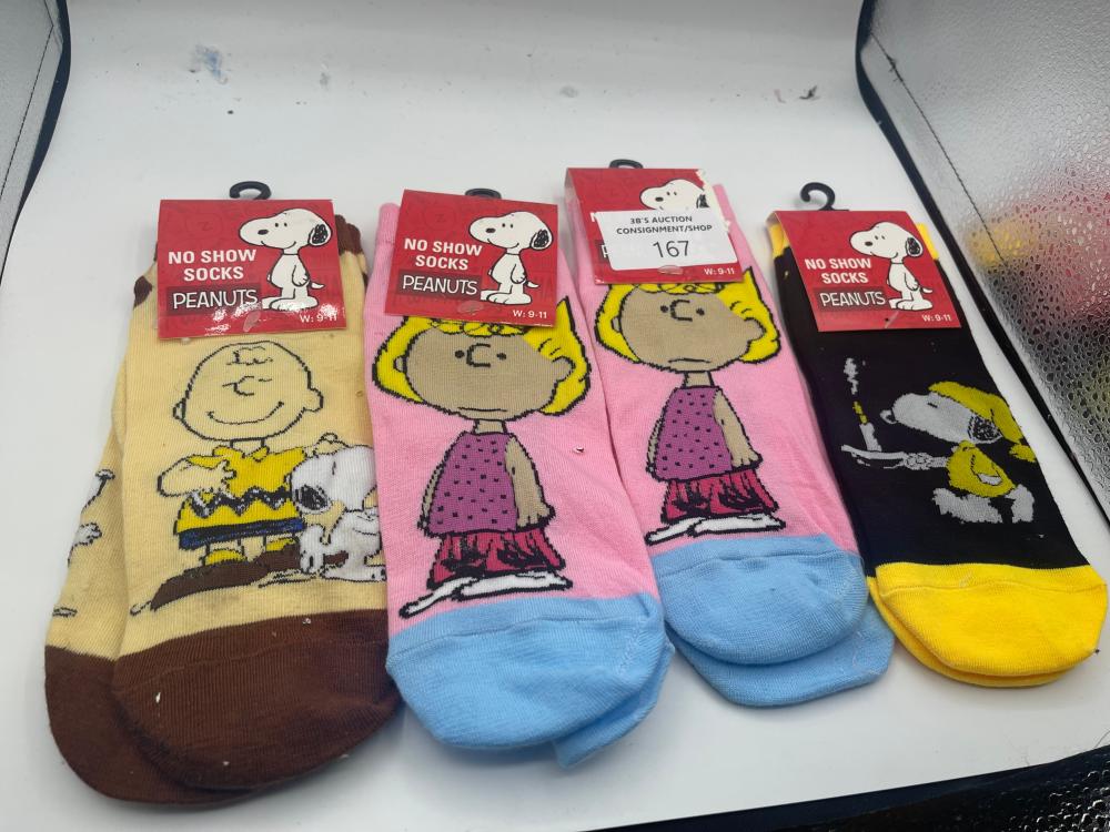 Lot of 9-11 No Show Peanuts Socks 4 pairs