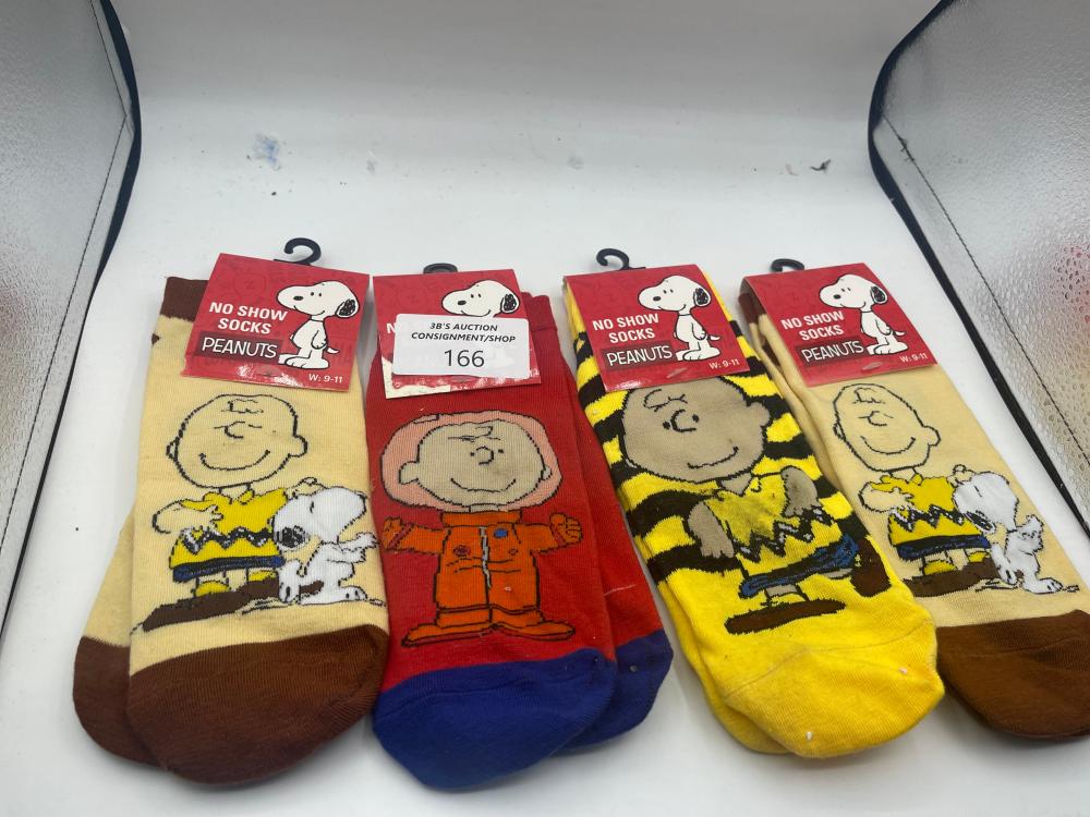 Lot of 9-11 No Show Peanuts Socks 4 pairs