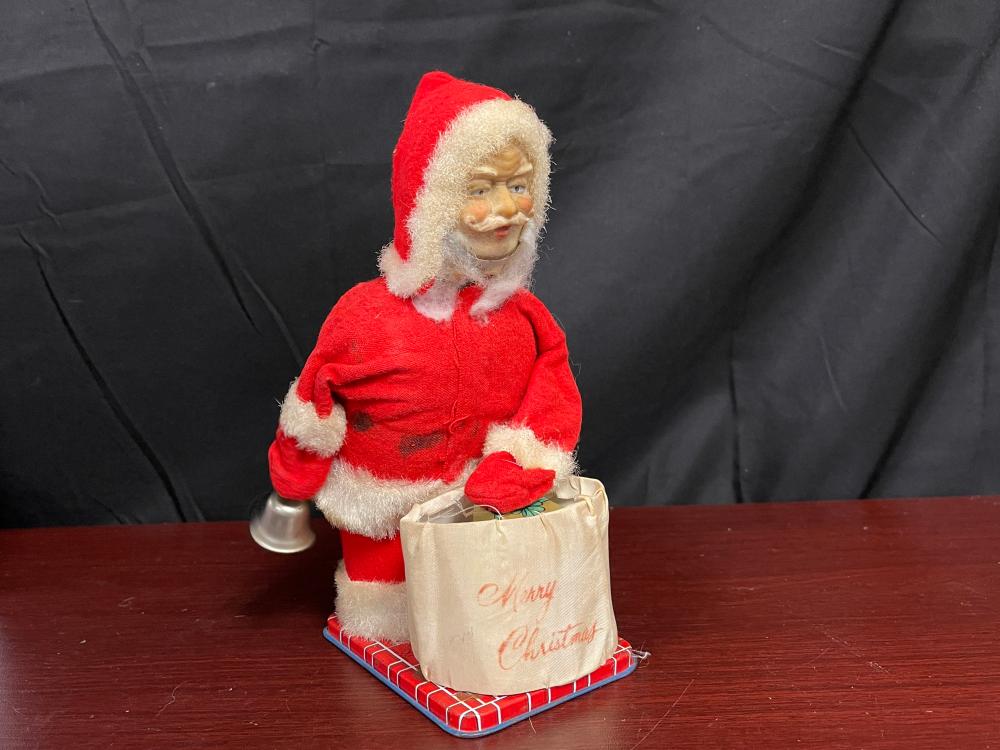 VINTAGE JAPANESE MADE WIND UP SANTA DÉCOR