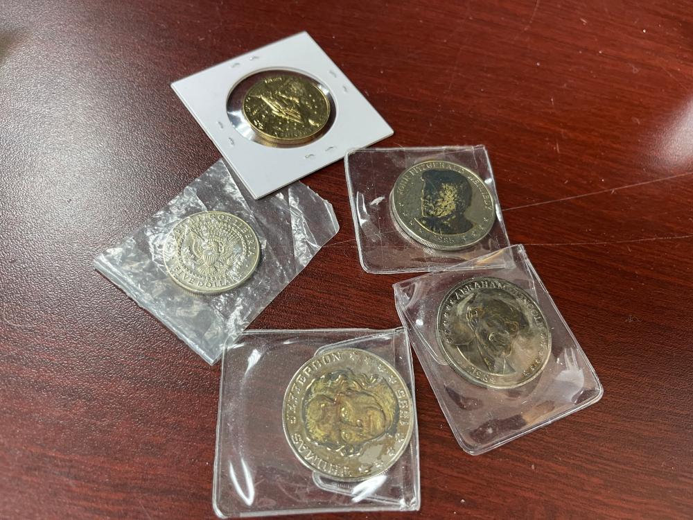 LOT OF VARIOUS PRESIDENTIAL COMMEMORATIVE MEDALS/COINS