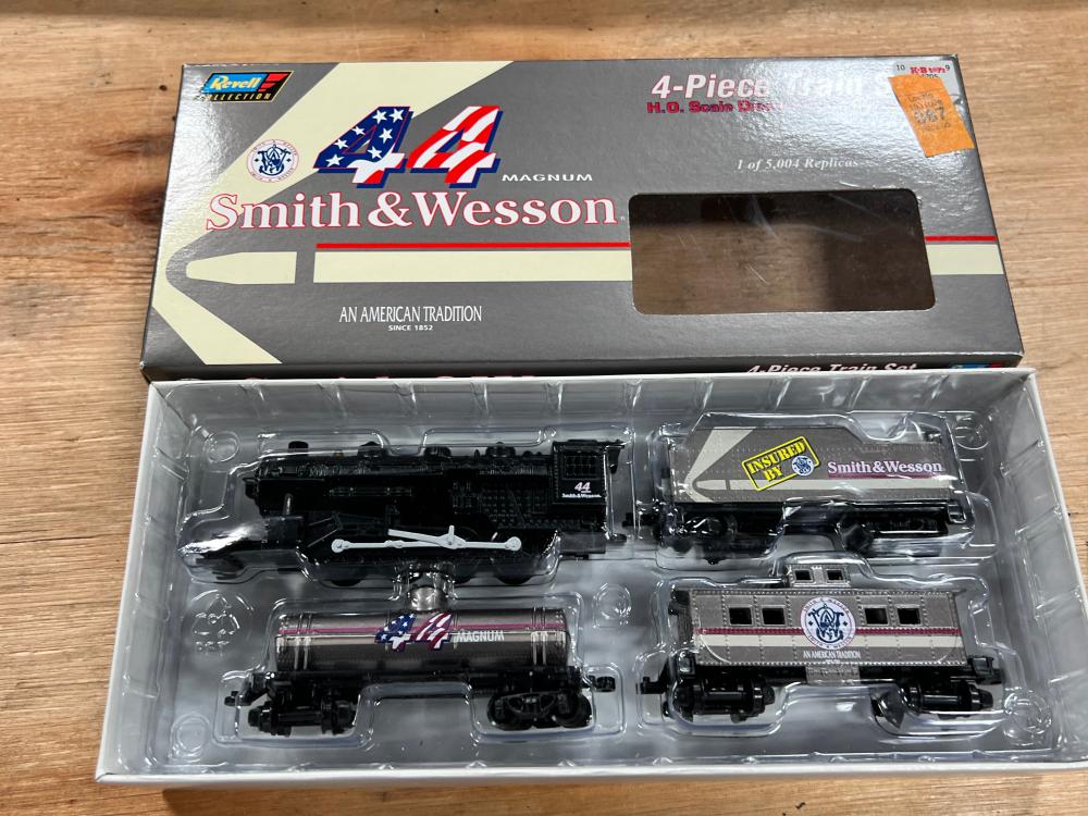 h.o. scale smith and Wesson diecast train set