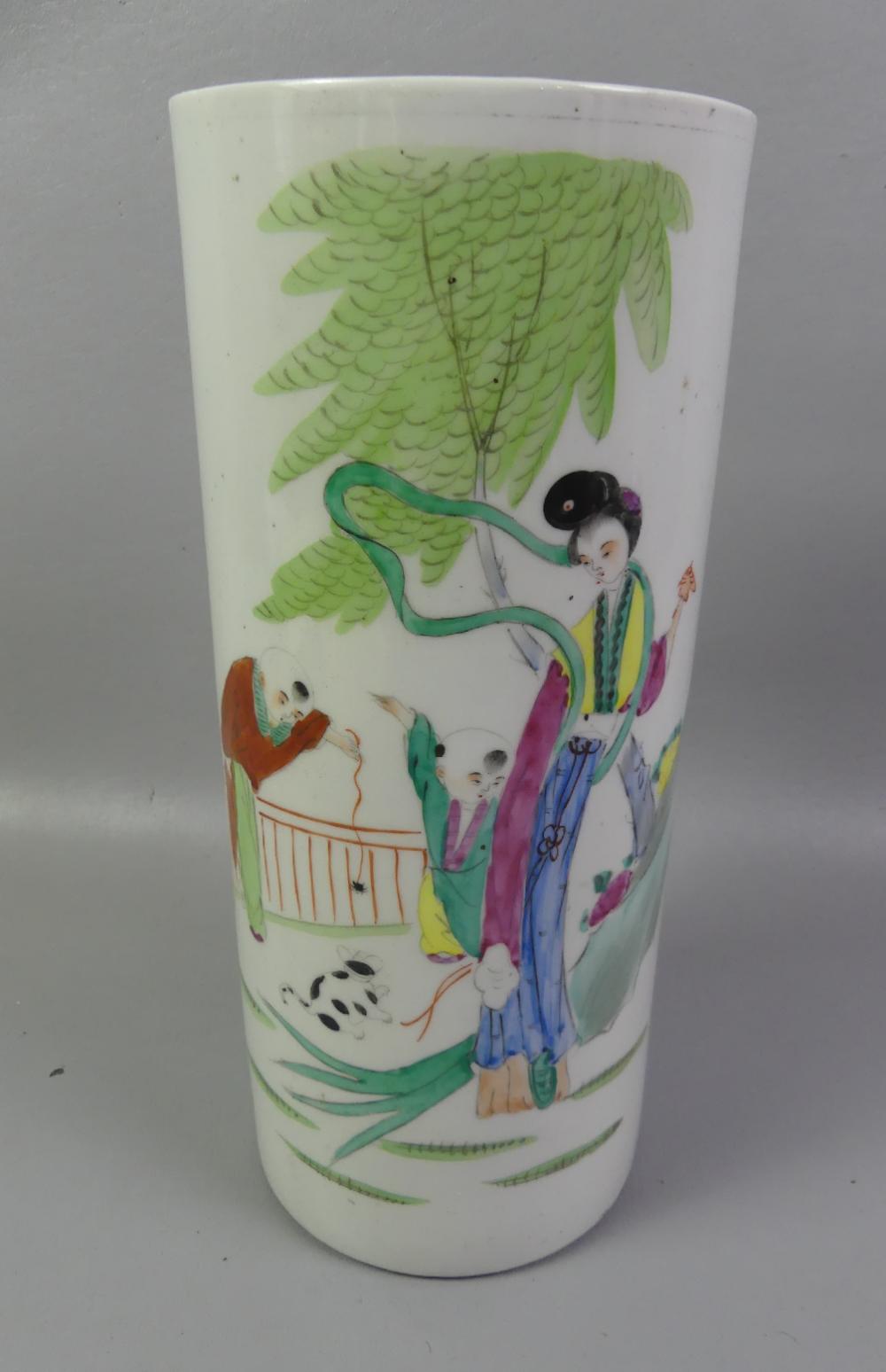 ANTIQUE CHINESE FAMILLE ROSE HAT VASE