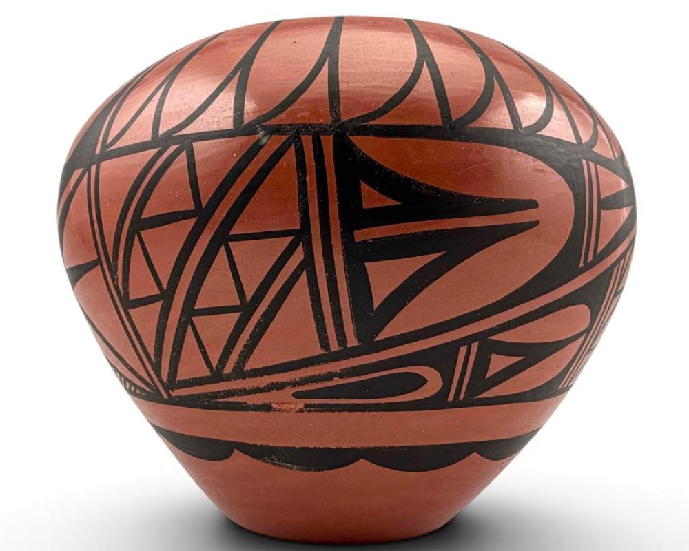Donald Chinana, Jemez Pueblo Pottery Jar