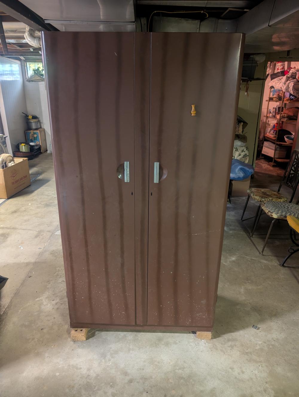 metal wardrobe and contents - shirts and misc clothes - mostly L - bring bags