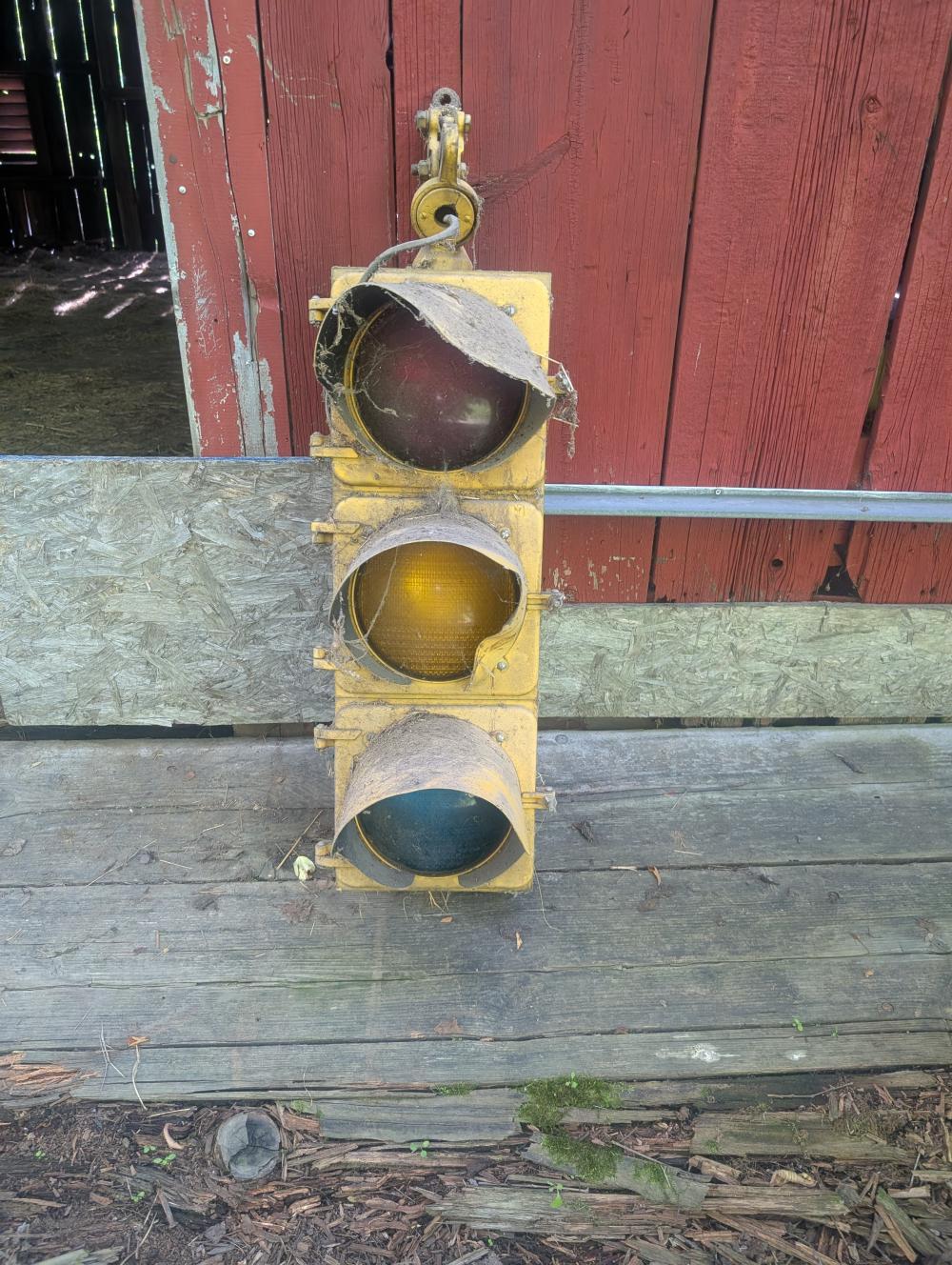 traffic light - some dents
