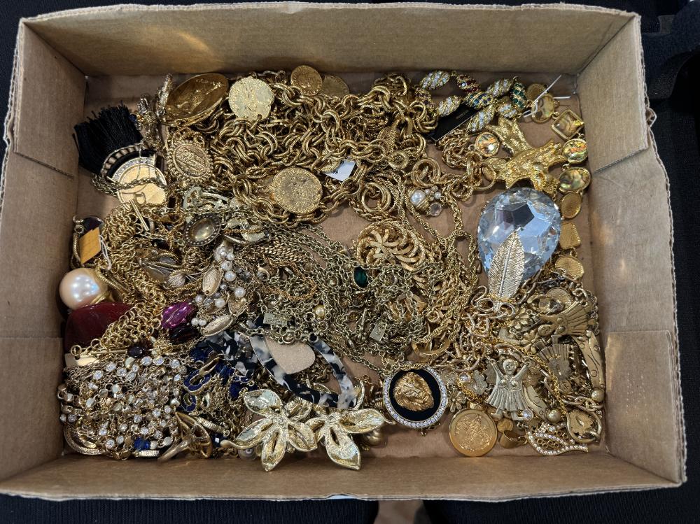 LARGE LOT GOLD TONE COSTUME JEWELRY