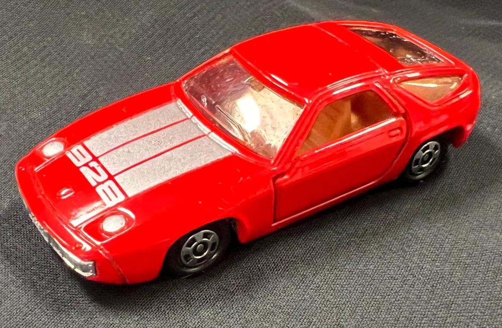 Tomica No. 58 Porsche 928 Red Car Coupe (1978)