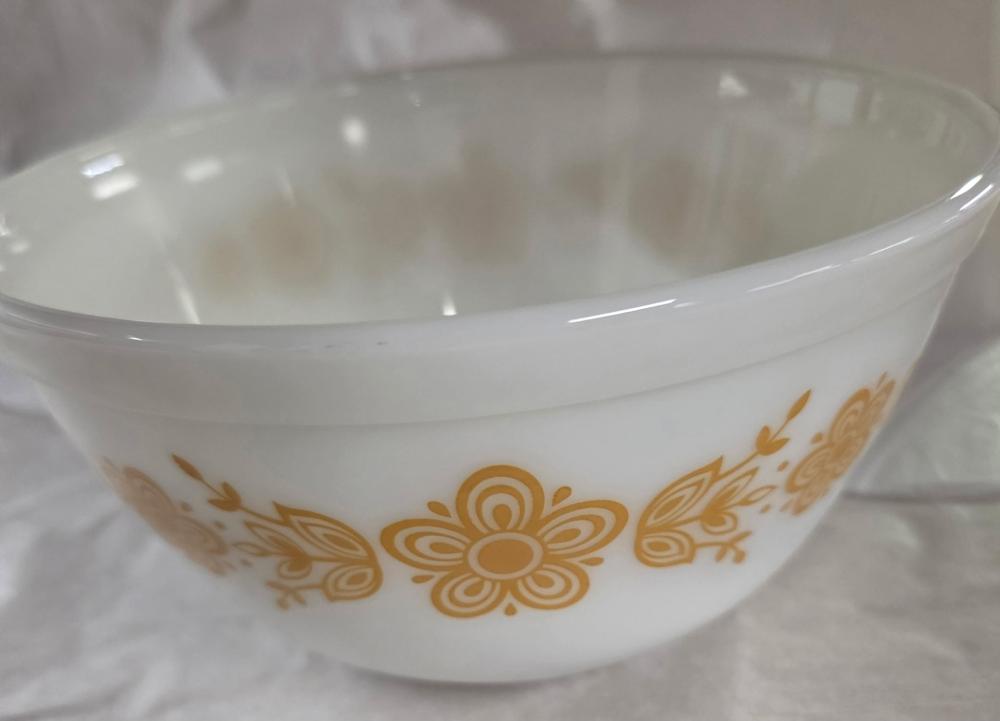 Pyrex - Butterfly White - 1 1/2 QT