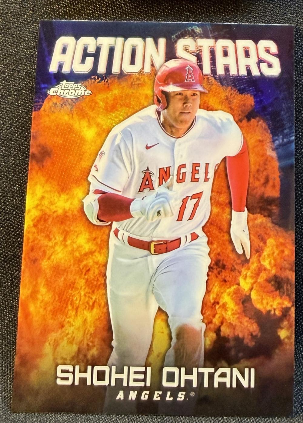 2023 TOPPS CHROME SHOHEI OHTANI ACTION STARS REFRACTOR CARD (DT)