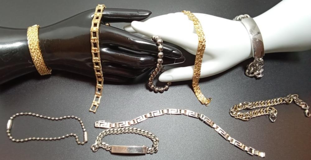 BRACELET LOT, 9 PIECES SILVER & GOLD TONE