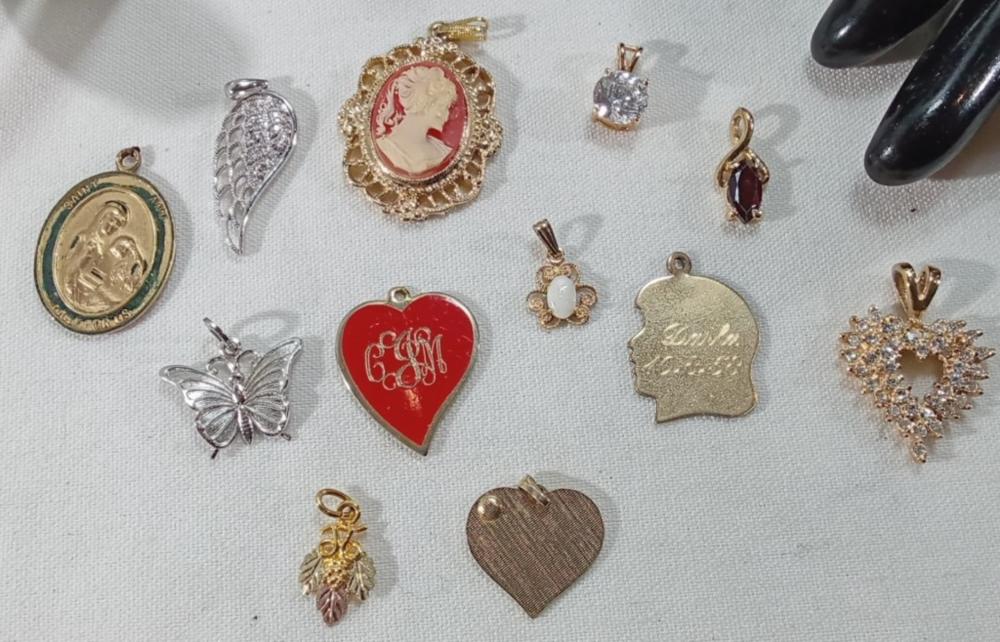 MIXED METAL PENDANT LOT, 12... image