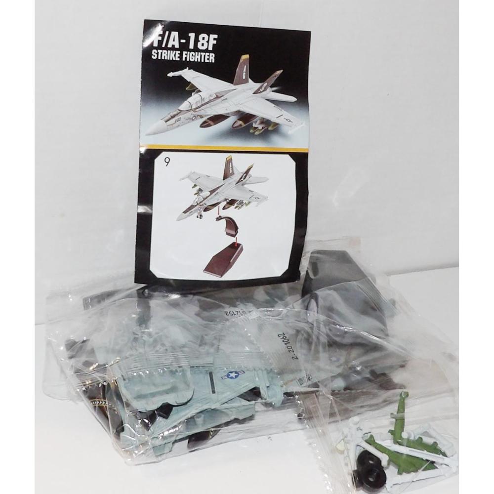 1-72 Scale Plastic F/A-18FT SRIKE FIGHTER AIRPLANE KIT