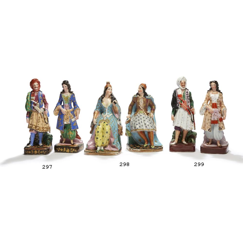 COUPLE DE FLACONS-STATUETTES DANS LE GOÛT DE JACOB PETIT en porcelaine polychrome et dorure, représentant un couple de Grecs fi...