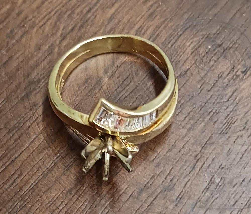 14K Ring Size 9