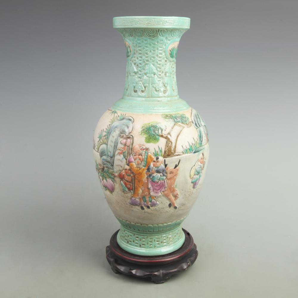 FAMILLE ROSE CARVED VASE WI... image