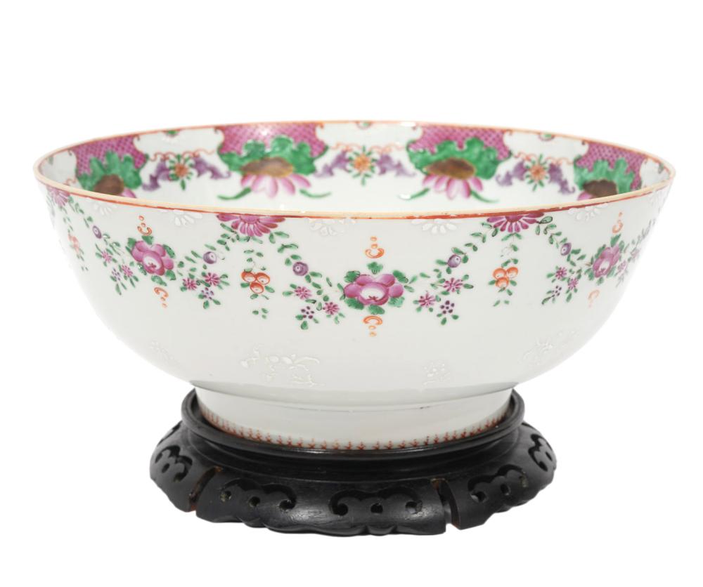 Chinese Export Famille Rose Bowl on Wood Base