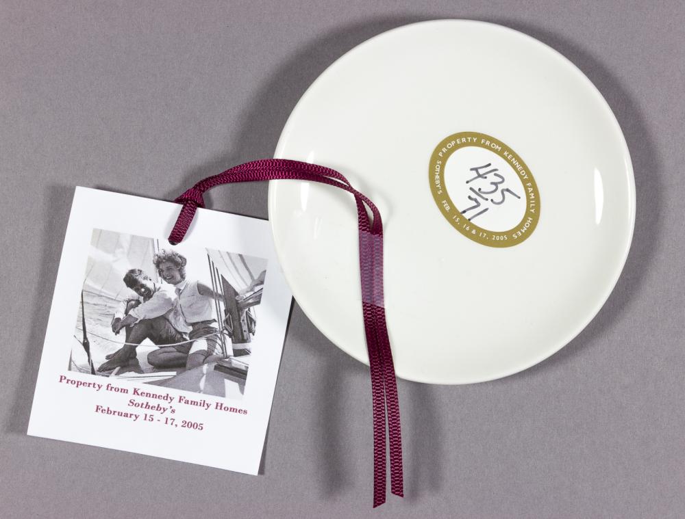 JOHN F. KENNEDY FAMILY SAUCER