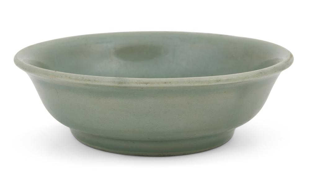 A Chinese longquan celadon bowl