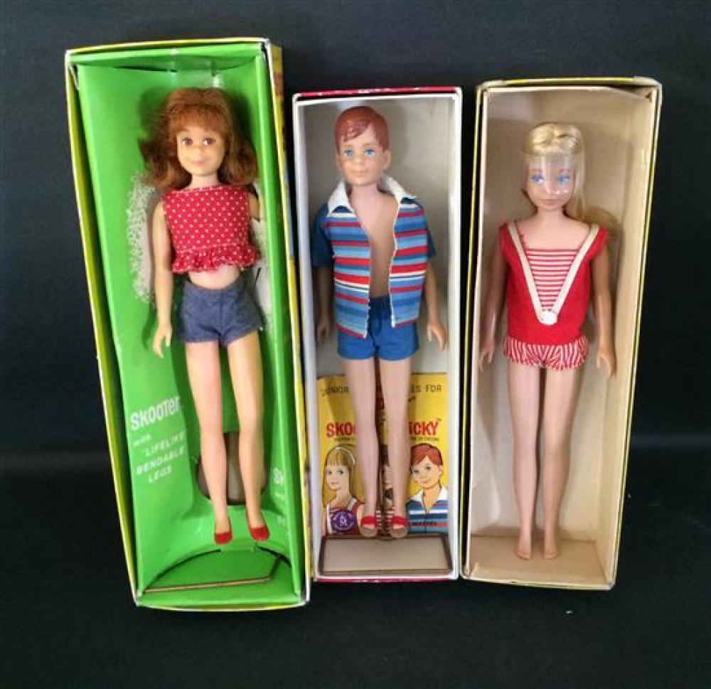 (3) VINTAGE SKIPPER AND FRIENDS IN ORIGINAL OUTFITS AND BOXES - BLONDE "SKIPPER" #0950 (NO SHOES), "RICKY" #1090 WITH BOOKLET AND GO...