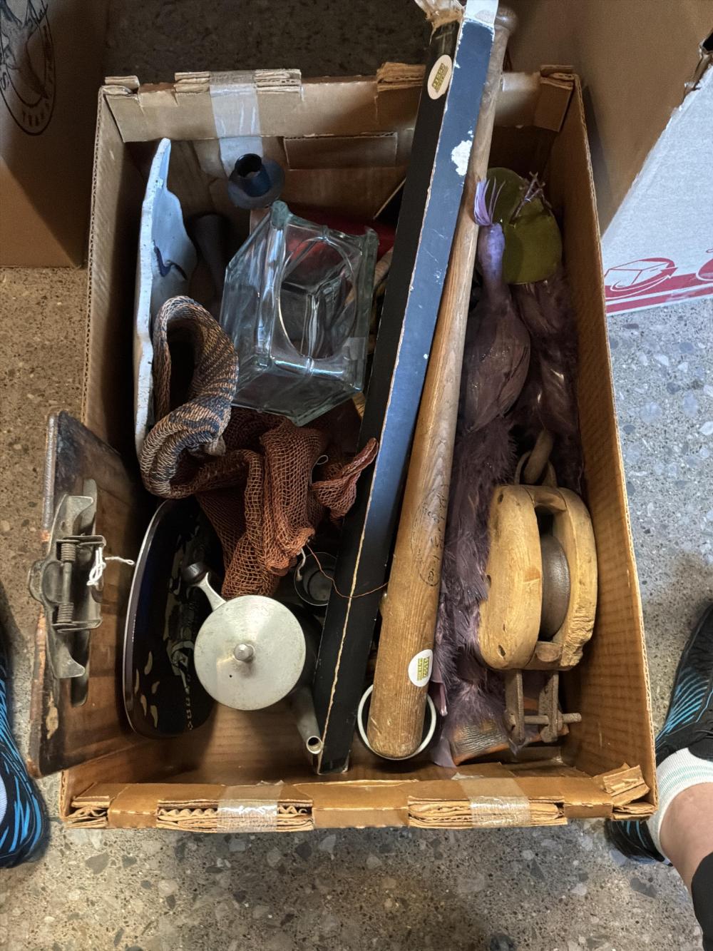 Vintage Collectibles & Decor