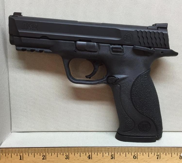 Lot Smith Wesson M P 9 Full Size Thumb Safety 9mm With 2 17 Round Mags And Back Straps