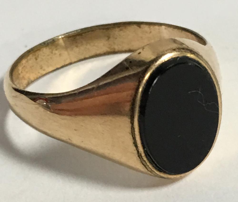 18k Gold And Black Onyx Ring image