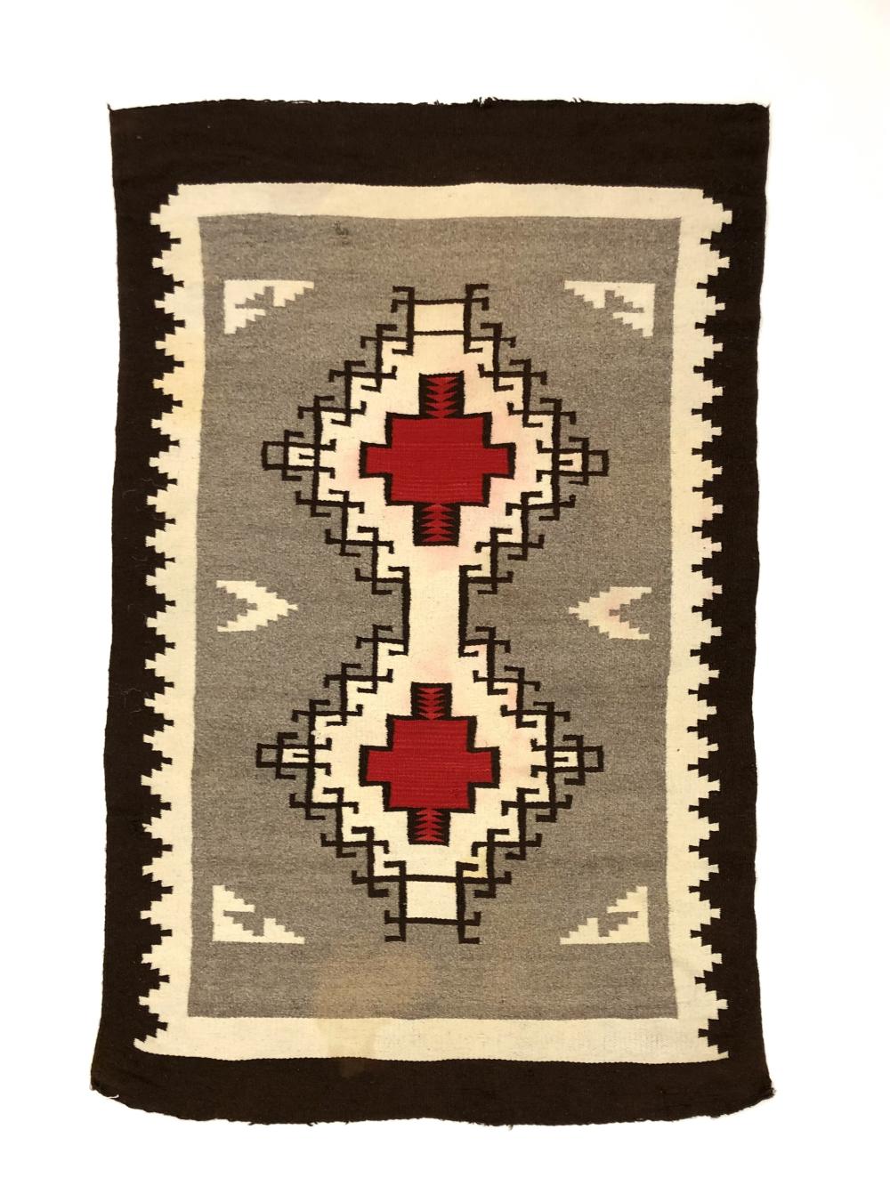 VINTAGE NAVAJO HAND WOVEN WOOL RUG / WEAVING