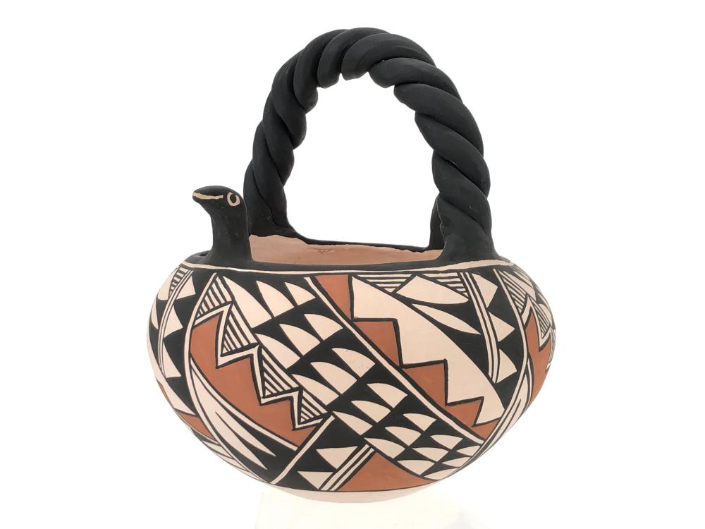 LOUIS & NADINE MANSFIELD ACOMA POTTERY POLYCHROME LIZARD EFFIGY BASKET