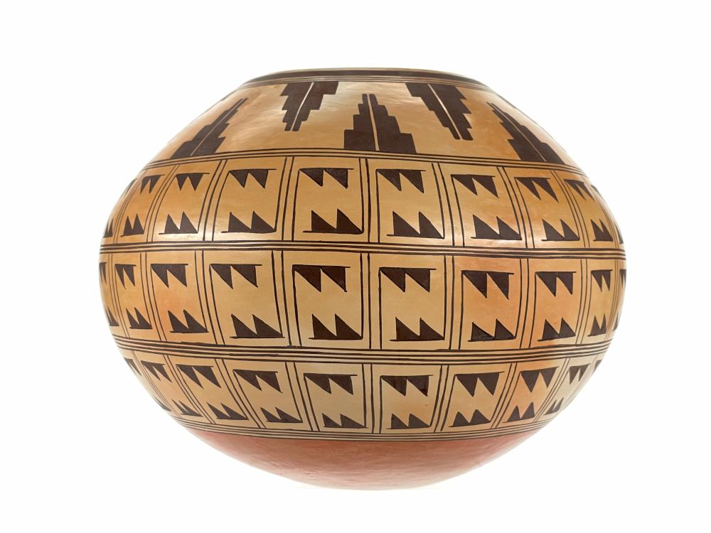 LARGE NAMPEYO DESCENDANT HOPI POLYCHROME POTTERY JAR