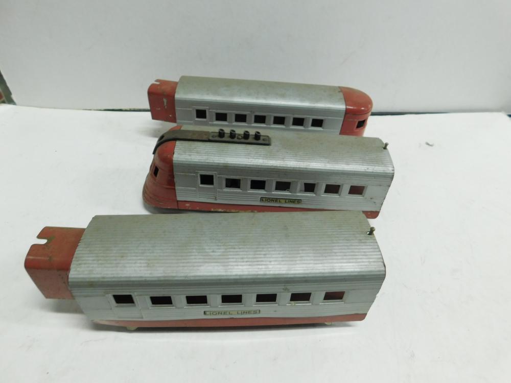 3 Pc Lionel Train & Cars