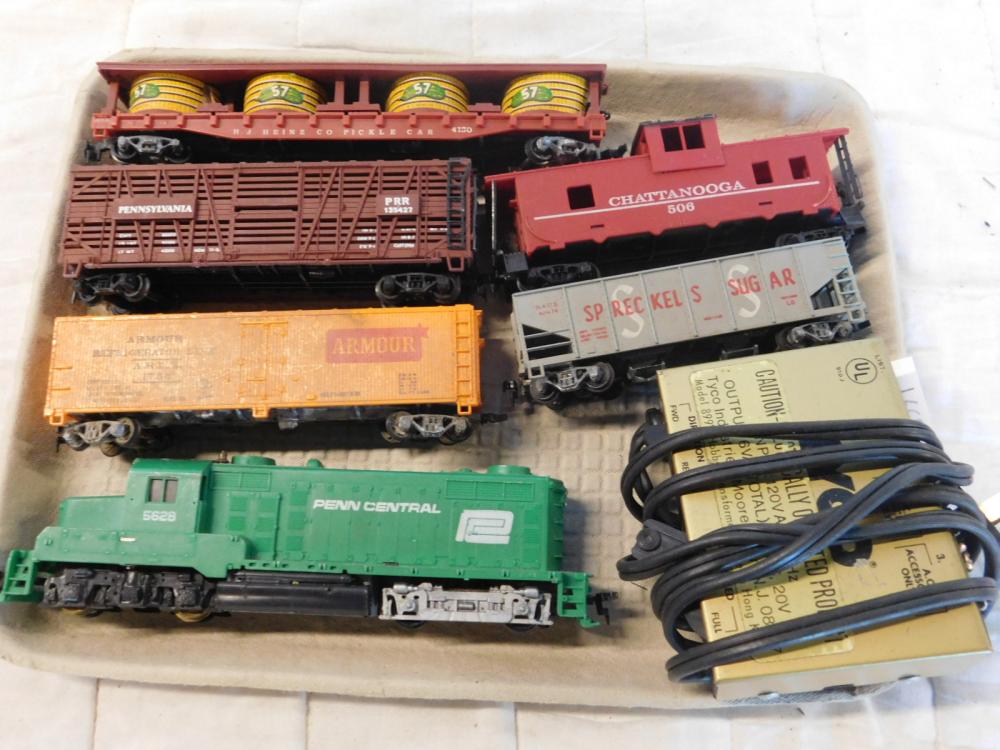 Vintage HO Engine, Train Cars & Transformer