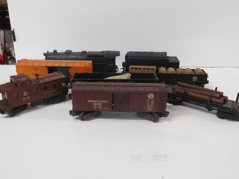 8 Pc Lionel Engine & Train Cars