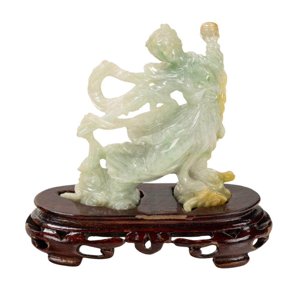 A Chinese serpentine sculpture