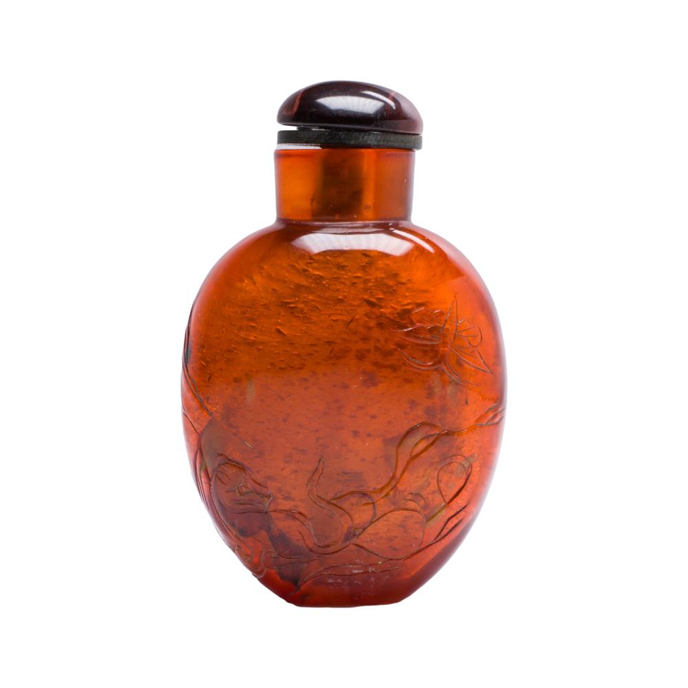 A Chinese amber snuff bottle image