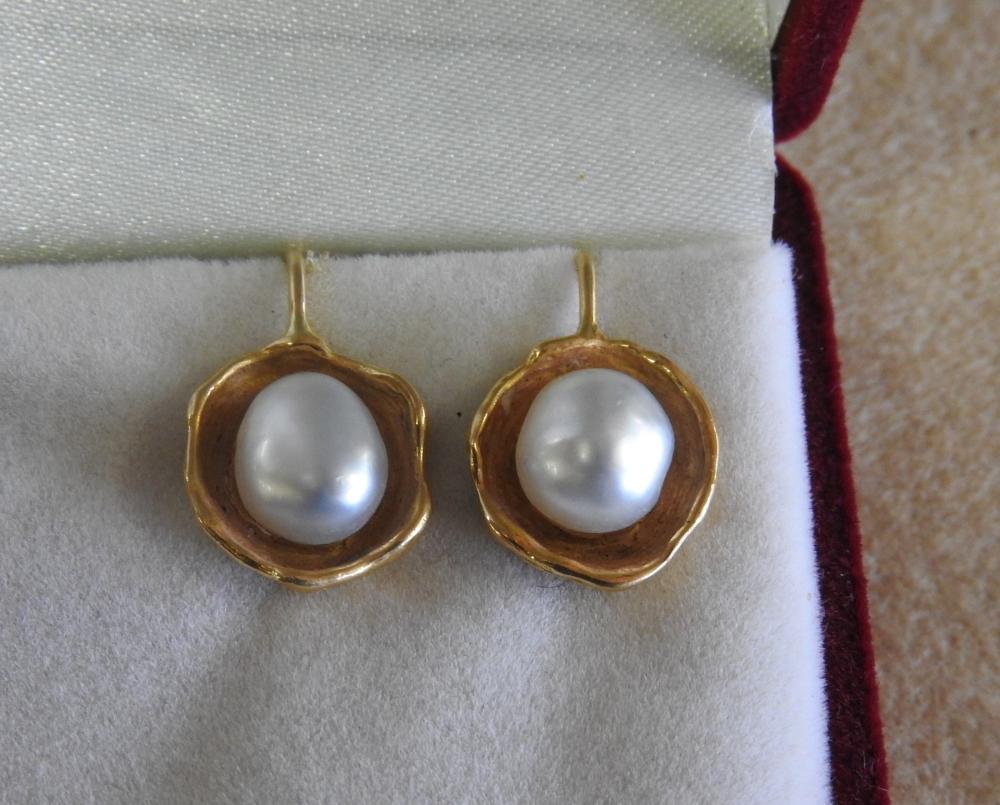 A Heavy Pair of 18ct Gold & Pearl Earrings