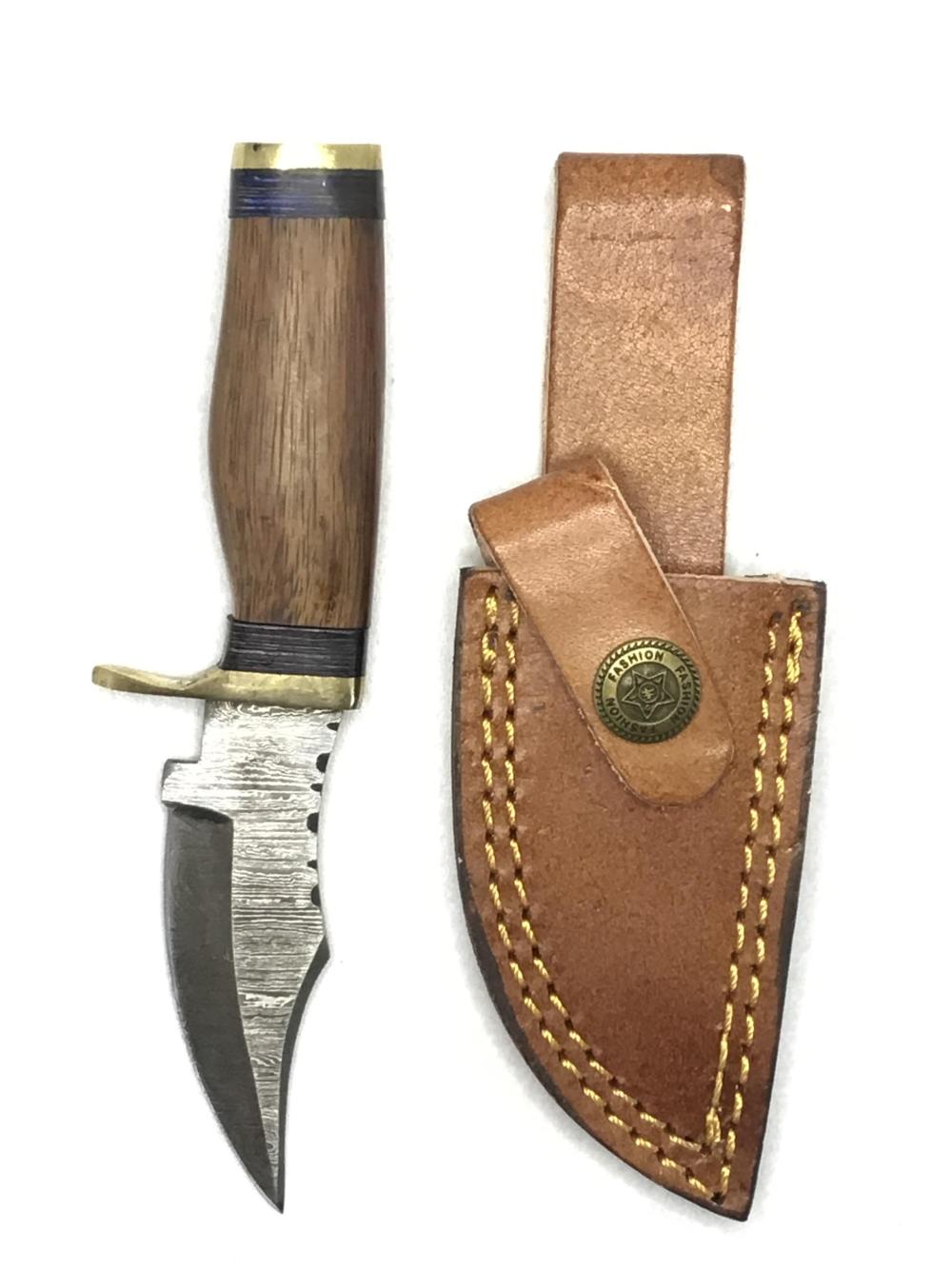 Damascus skinning knife