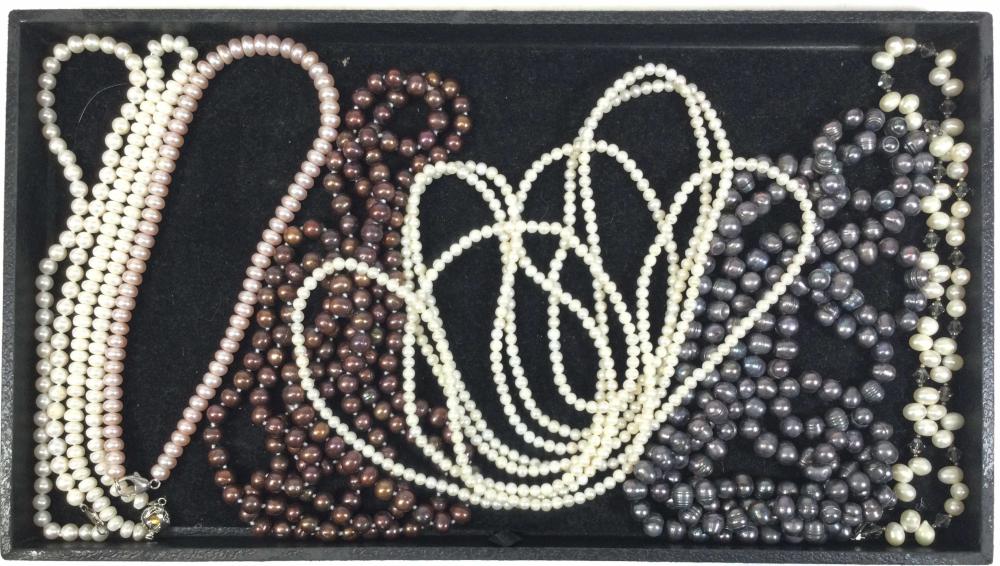 Women’s Freshwater Pearl Necklaces