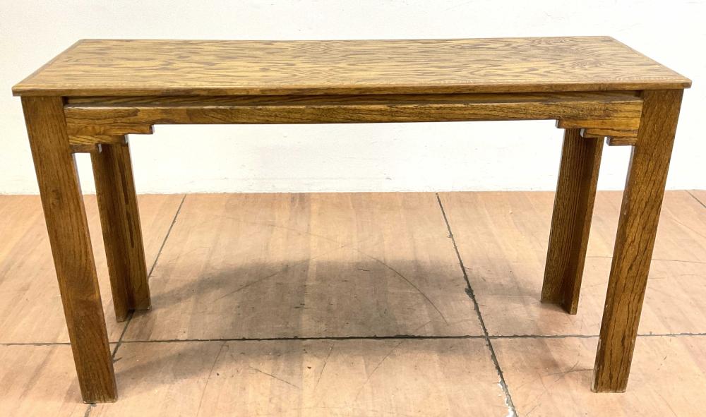 Traditional Style Oak Wood Console / Sofa Table