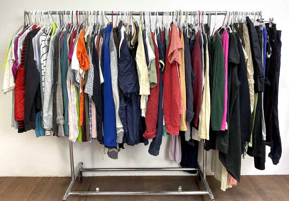 (159) Women’s Pants, Long Sleeves, Sweaters