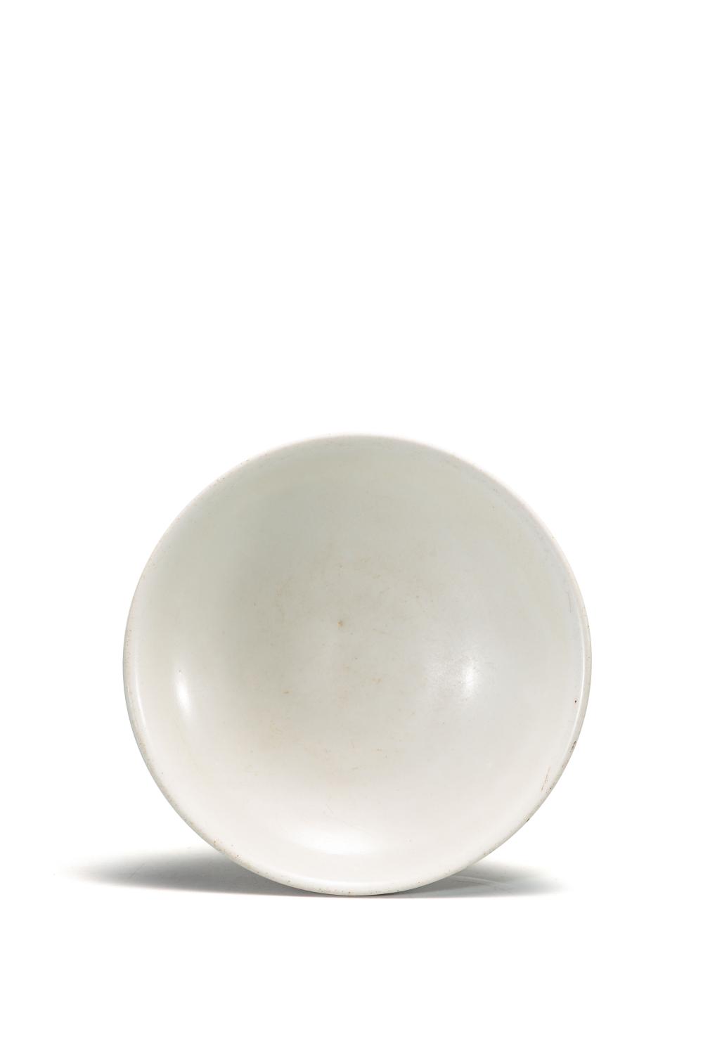 A 'XING' BOWL 唐. 邢窯唇口盞