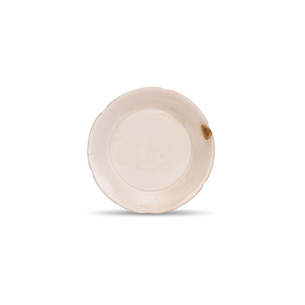 A SMALL DING FLORAL-LOBED WASHER, SONG (960-1279 A.D.) 宋. 定窯花口小洗
