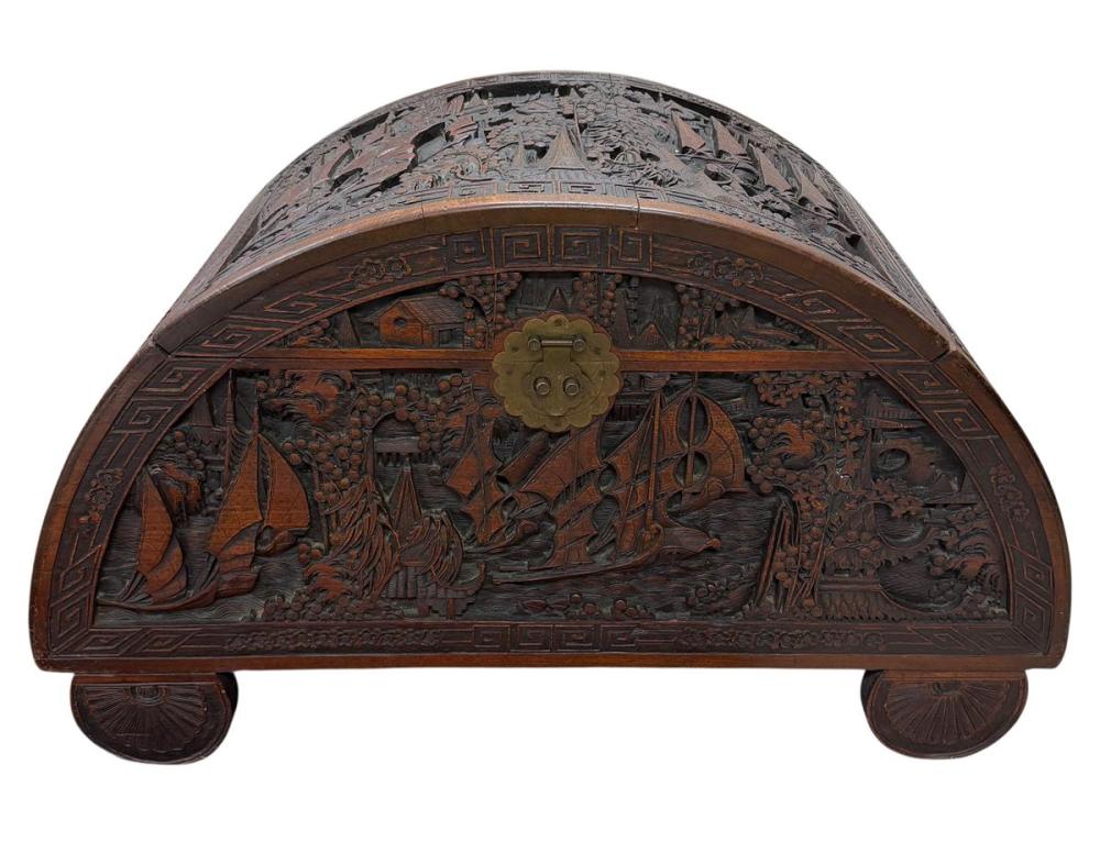 VINTAGE CHINESE CARVED TRUNK