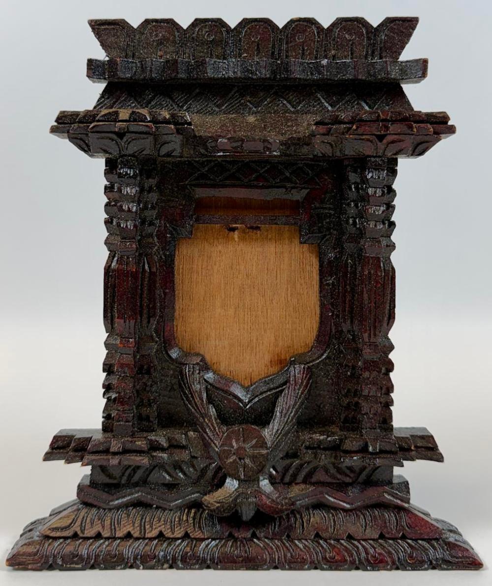 FOLK TRAMP ART PICTURE FRAME