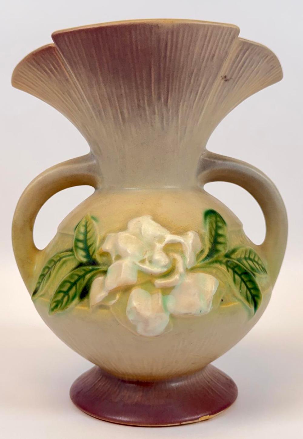ROSEVILLE POTTERY GARDENIA ... image